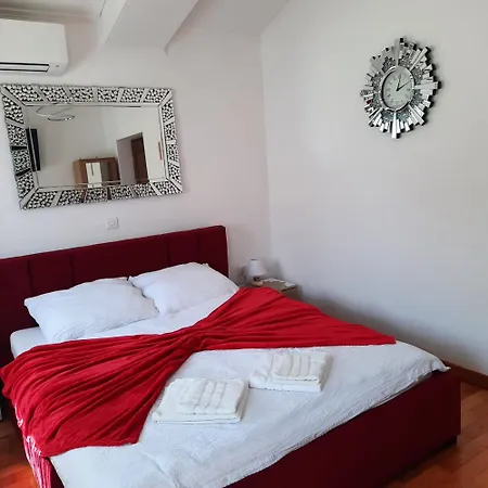 Anagora I Apartman *